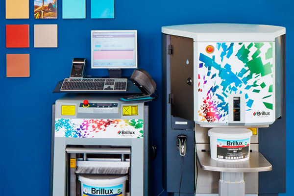 Maler-Fuchs-Grafenau-Farbgestaltung mit iPad